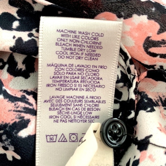 NYDJ Pintuck Black/WhitePink Abstract Floral Blouse 3/4 Bell Sleeve. Size PM - Picture 9 of 11